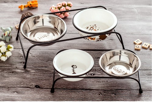 Elevated double dog bowls